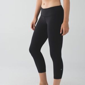 Lululemon Wunder Under Crops Size 6